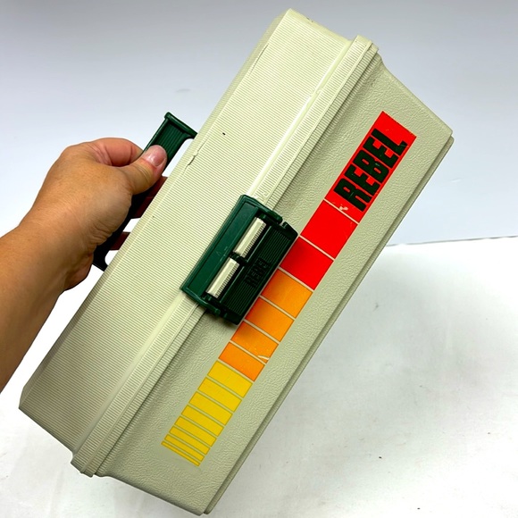 Vintage REBEL 510 retro fishing tackle box - Picture 4 of 8